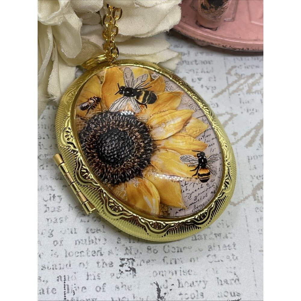 Mom Gold Large Bee Garden Sunflower Wife Locket Necklace Birthday Anniversary